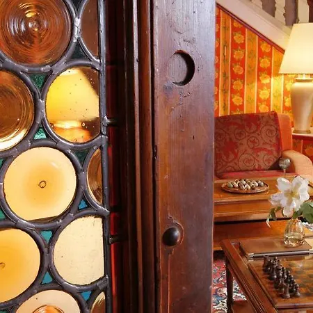 オテル デ ドゥ クレ 3*