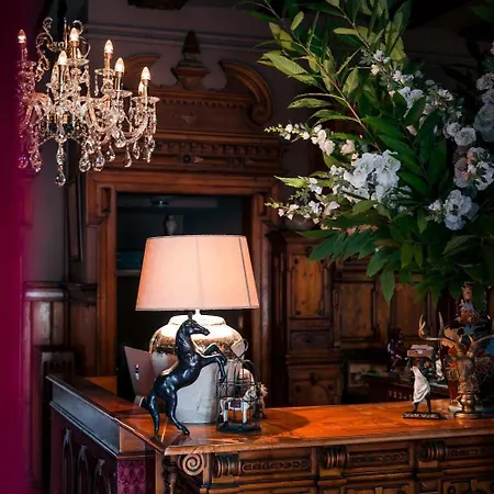 オテル デ ドゥ クレ ホテル