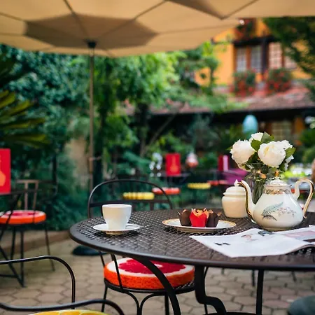 オテル デ ドゥ クレ ホテル 3*