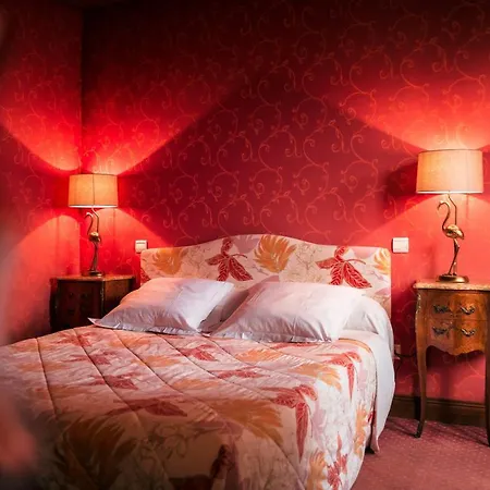 オテル デ ドゥ クレ ホテル 3*