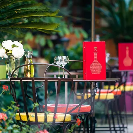 オテル デ ドゥ クレ ホテル 3*